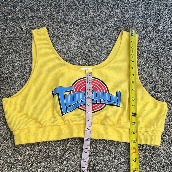 Womens juniors Space Jam Tune Squad Yellow Graphic Crop Tank Top crop top XXL - Picture 5 of 10